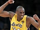 Kobe Bryant z LA Lakers se raduje bhem finále NBA proti Bostonu Celtics