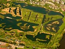 Unikátní rezervace vodního ptactva London Wetland Centre pi pohledu z ptaí perspektivy.