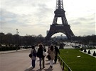 Symbol Paíe, Eiffelovu v, v dob jejího vzniku odmítala ada Francouz i umlc