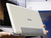 Asus EEE Pad s pipojenou klvesnic