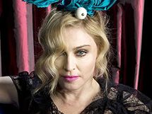 Nevyretuovan fotografie zpvaky Madonny pro reklamn kampa Louis Vuitton.