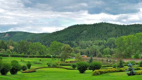 Pohled na h�i�t� Astoria Golf Resortu v Cihelnách.