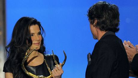 Sandra Bullocková pevzala cenu Spike TV´s Guys Choice