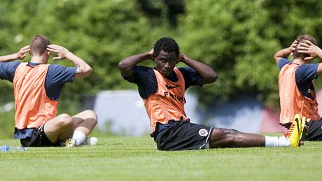 Fotbalisté Sparty zahájili pípravu na novou sezonu. Uprosted útoník Bony Wilfried.