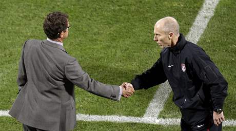 Fabio Capello (vlevo) a Bob Bradley