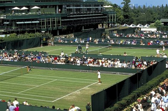 Tenisový areál ve Wimbledonu - hájemství Eddieho Seawarda.