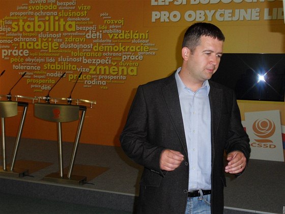 SSD  vybrala nového volebního manaera, stedoeského poslance Jana Hamáka. Ve funkci stídá Jaroslava Tvrdíka.