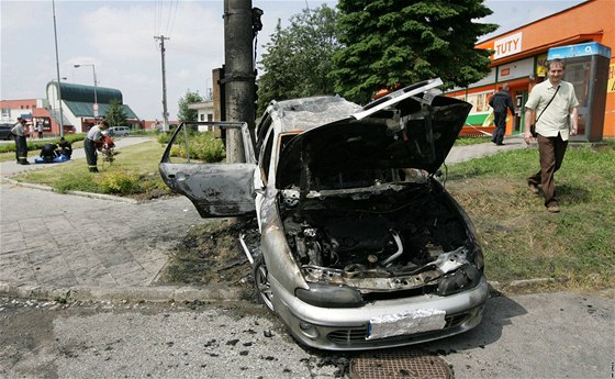 Zlodji brali vechno. Kraslické technické sluby te nemají náadí ani auto. Zlodji ho zapálili. Ilustraní foto