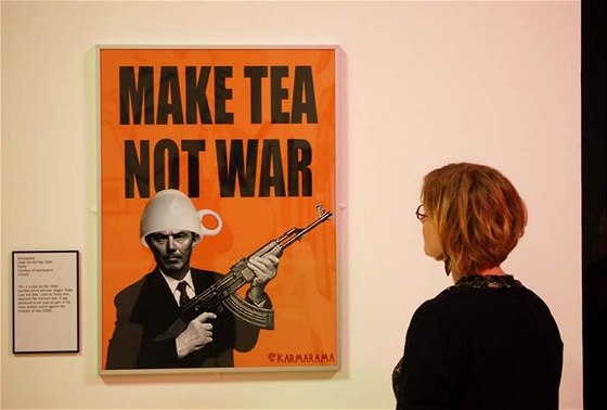 z výstavy Neomalená Británie (protiválený plakát s expremiérem Tonym Blairem)
