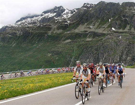 Momentka z cyklistického závodu Kolem výcarska