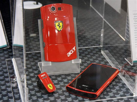 Acer Liquid E v barvách Ferrari