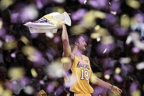 aa Vujai slav triumf LA Lakers ve finle NBA