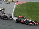 Lewis Hamilton z McLarenu vede pole závodník pi Velké cen Kanady formule 1.