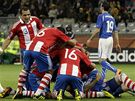 GÓL. Paraguayci se radují z gólu, který dali do italské sít.
