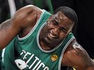 Kendrick Perkins z Bostonu Celtics se v estém finále NBA zranil