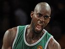 Kevin Garnett z Bostonu Celtics se raduje z úspného zakonení v sedmém finále NBA proti LA Lakers