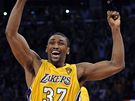 Ron Artest se raduje z triumfu LA Lakers ve finále NBA