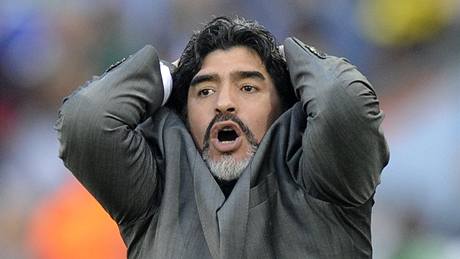 Argentinský trenér Diego Maradona bhem utkání s Nigérií