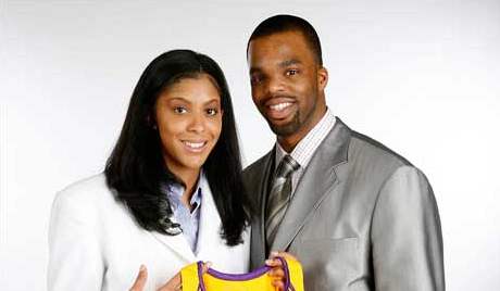 Manelské basketbalové duo Candace Parkerová a Shelden Williams