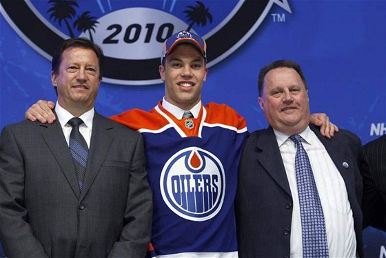 Taylor Hall (vprosted) jednika letoního draftu, kterou získal Edmonton. 