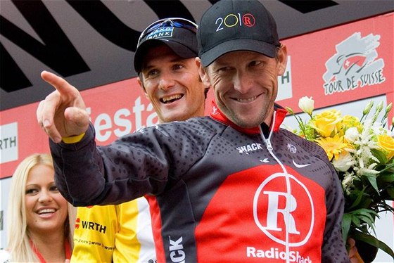 DVA NEJRYCHLEJÍ. Cyklisté Frank Schleck (vlevo) a Lance Amstrong byli v závrené asovce závodu kolem výcarska první a druhý.
