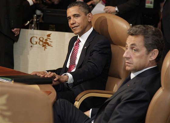 Americký prezident Obama a francouzský prezident Sarkozy na summitu G8, který bezprostedn pedcházel setkání vdc 20 nejmocnjích stát svta. (26. ervna 2010)