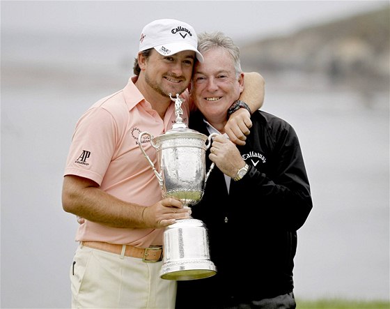 Vítz US Open 2010 Graeme McDowell s otcem Kennym.