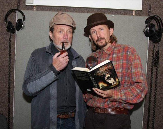 Ladislav Frej (Sherlock Holmes) a Vladimír Javorský (dr. Watson)