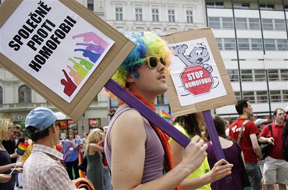 Úastníci loské akce Queer Parade v Brn