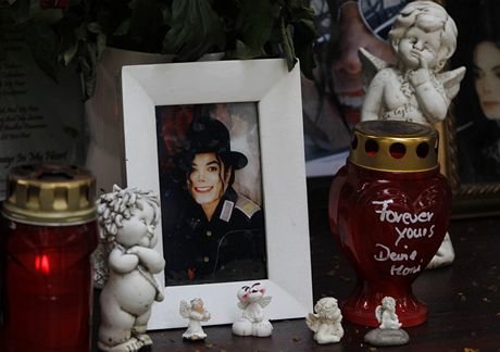 Rok od mrt Michaela Jacksona - pomnek v nmeckm Mnichov
