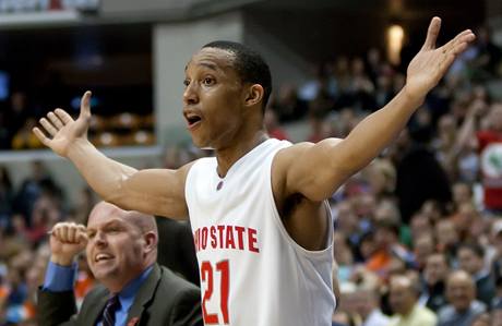 Evan Turner v dresu univerzity Ohio State