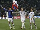EUFORIE. Sloventí fotbalisté oslavují historický postup do osmifinále MS