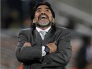 Argentibnsk kou Maradona se bav bhem zpasu s eckem.
