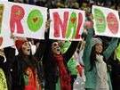 PORTUGALSKO. Fanouci podporují portugalské fotbalisty v osmifinále mistrovství svta.