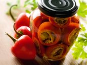 Pln�n� chilli papri�ky.