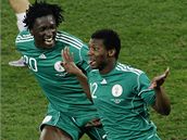 VEDOUCÍ GÓL. Nigérijec Uche (vpravo) slaví svůj gól v utkání proti Jižní Koreji.