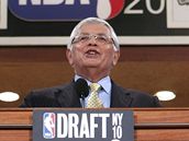 Komision NBA David Stern bhem draftu 2010