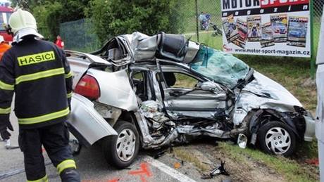 U brnnského automotodromu se srazil osobní vz s nákladním, nehodu nepeily dv dívky