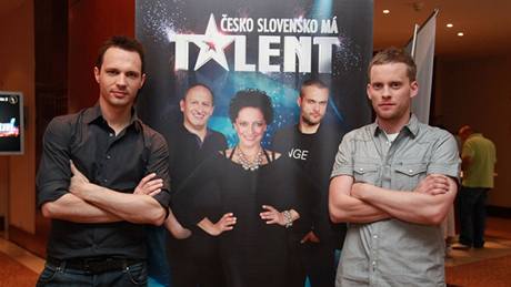 Moderáto�i sout�e �esko Slovensko má talent - Martin "Pyco" Rausch a Jakub Pracha�