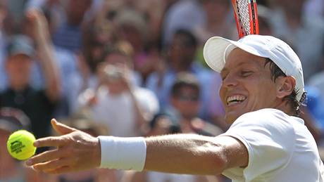 Tomá Berdych slaví postup do semifinále Wimbledonu