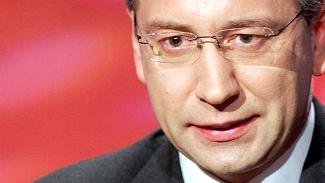 Ministr práce a sociálních v�cí Jaromír Drábek chce p�i sni�ování dávek prozkoumat jednu po druhé a zjistit, nakolik je nezbytná.
