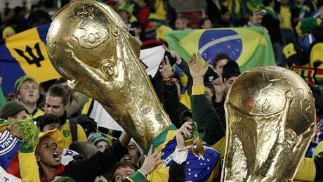 Brazil�tí fanou�ci zatím mohou být klidní, jejich tým v cest� za trofejí mistr� sv�ta pokra�uje.