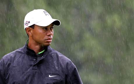 Na Tigera Woodse a dalí známá jména profesionálního golfu se na hit poblí Limericku v prvním kole pilo podívat rekordních 40 tisíc divák.