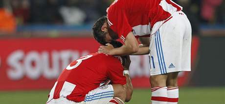 PARAGUAYSKÝ SMUTEK. Hráči Paraguaye smutní po vyřazení z mistrovství světa.