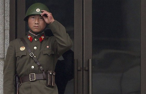 Severokorejský voják poblí hranice s Jiní Koreou. Ilustraní foto.