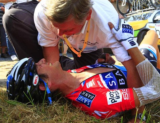 Frank Schleck  po kolizi ve 3. etap Tour de France