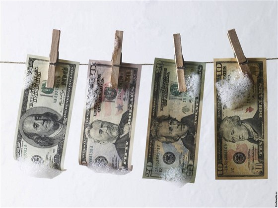 Špinavé či zapáchající dolary lze jednoduše vyprat. Ilustrační foto