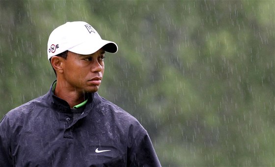 Na Tigera Woodse a dalí známá jména profesionálního golfu se na hit poblí Limericku v prvním kole pilo podívat rekordních 40 tisíc divák.