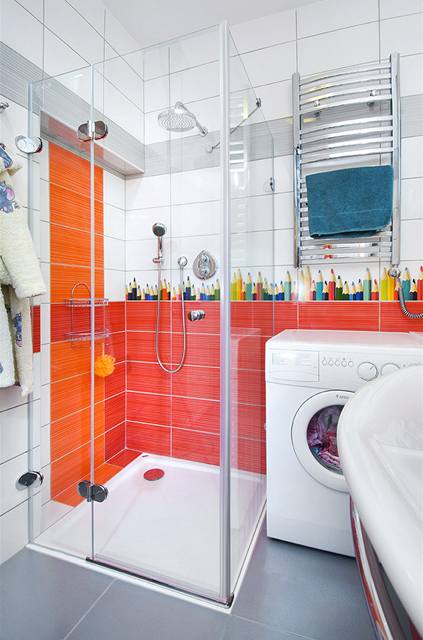 Velk sprchov kout je samozejm opt vybaven termostatickou bateri