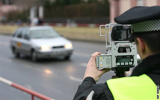 Praha nasadí více radar� a sní�í rychlost na padesát. Ilustra�ní foto.